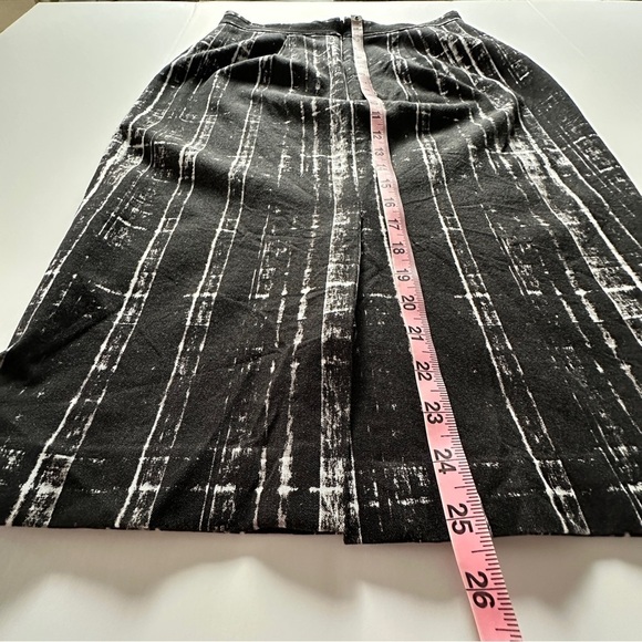 Banana Republic Sloan Pencil Skirt Black White Stripe Size 4 - Picture 12 of 16
